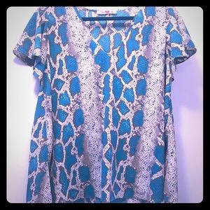 Flowing Polyester V neck Tunic